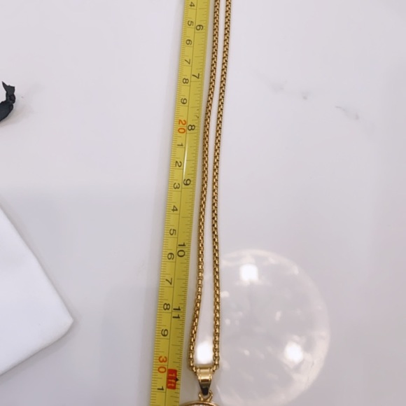 Gold crystal round star moon necklace. - Picture 4 of 5